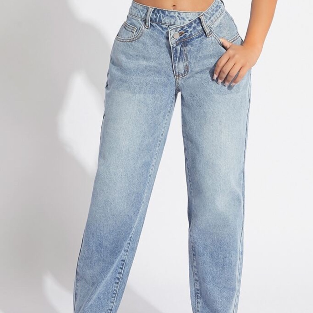 Light Washed Straight Jeans